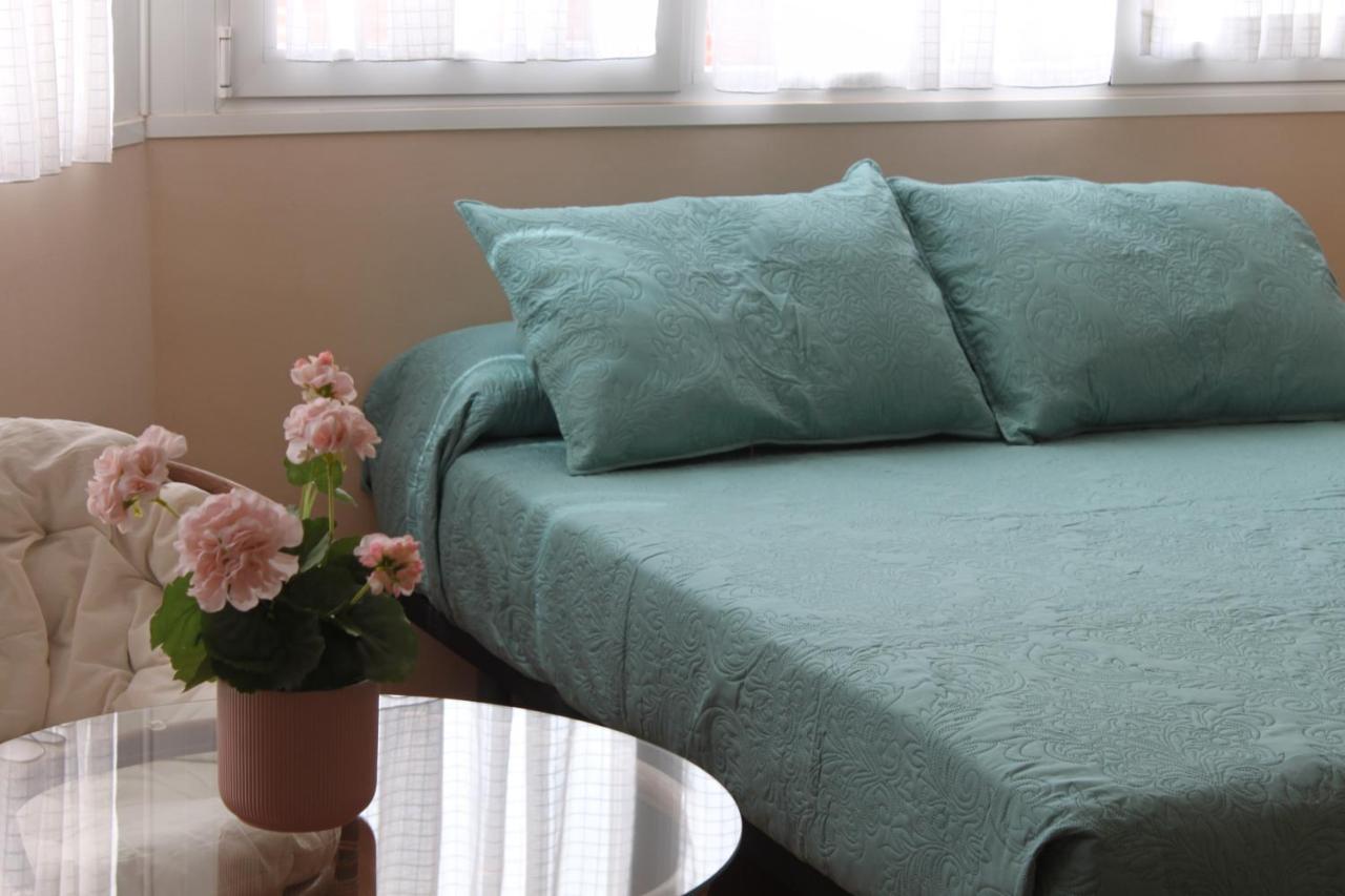 Apartamentos Torre Del Mar Dış mekan fotoğraf